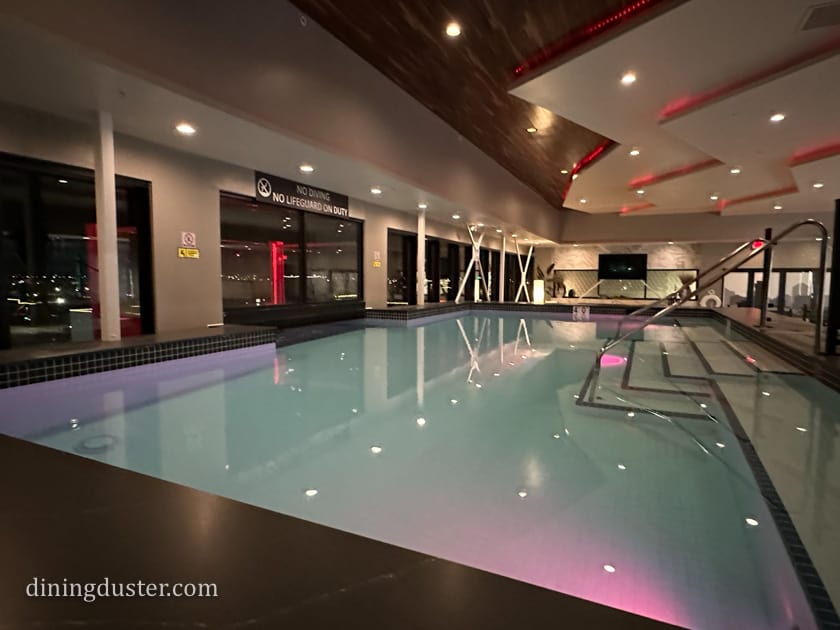 rooftop pool hilton garden inn downtown wichita