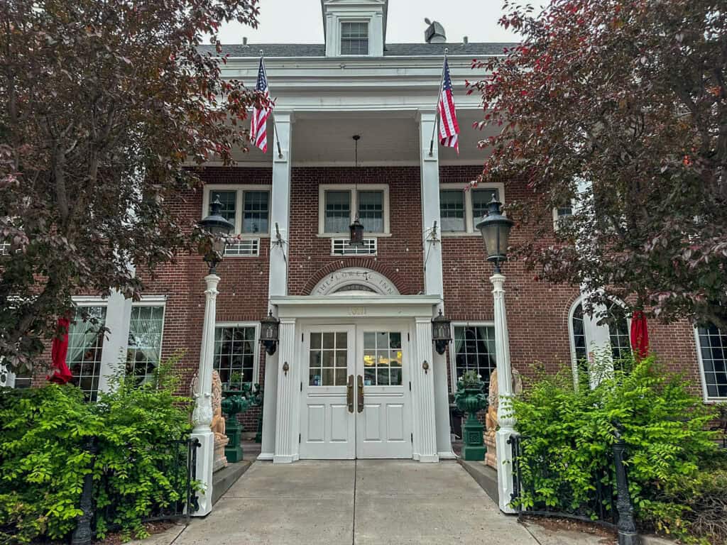 Lowell inn front entrance