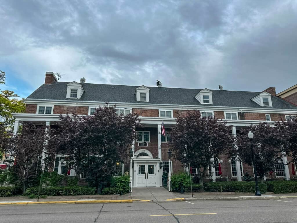 Lowell Inn Hotel Review