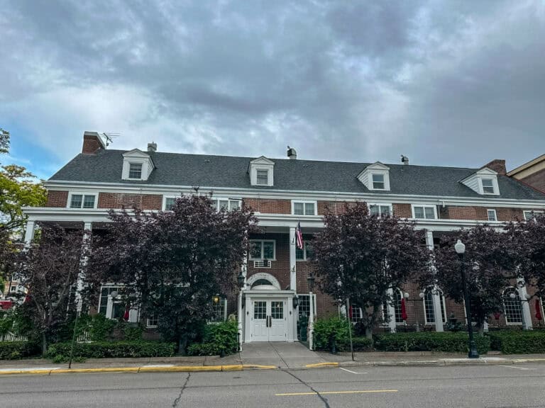 Lowell Inn Hotel Review