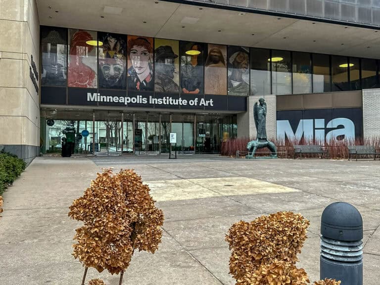 Entrance to Mia Mineapolis