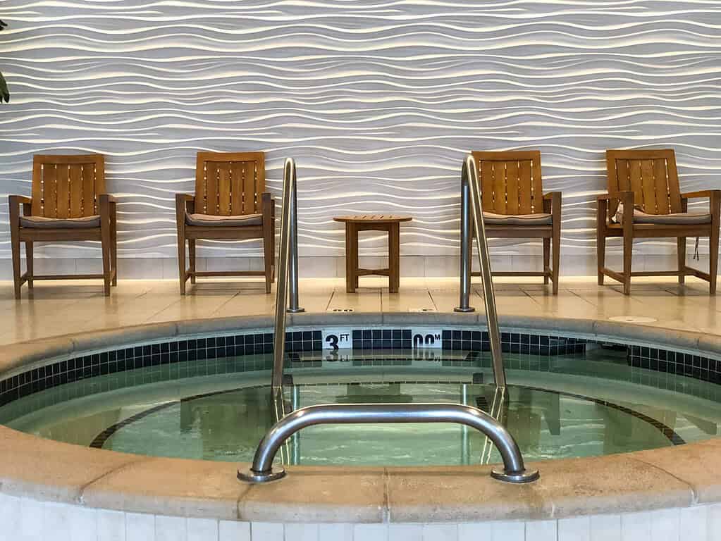 whirlpool jacuzzi at westin edina galleria